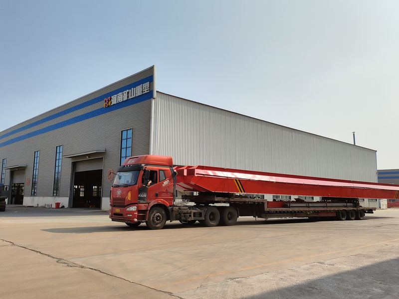 4臺電動單梁起重機，LD10t-26.53m，發往浙江交付客戶使用。